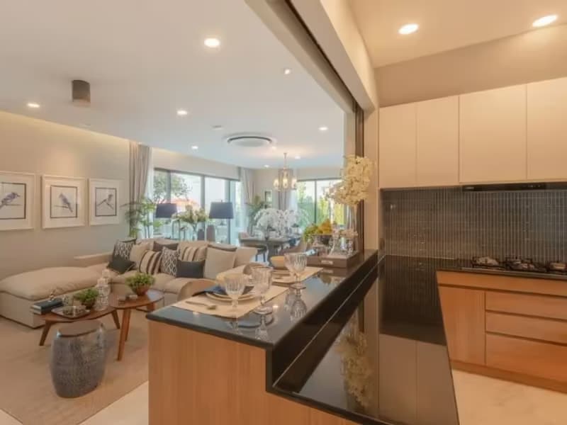 6 Bedroom House