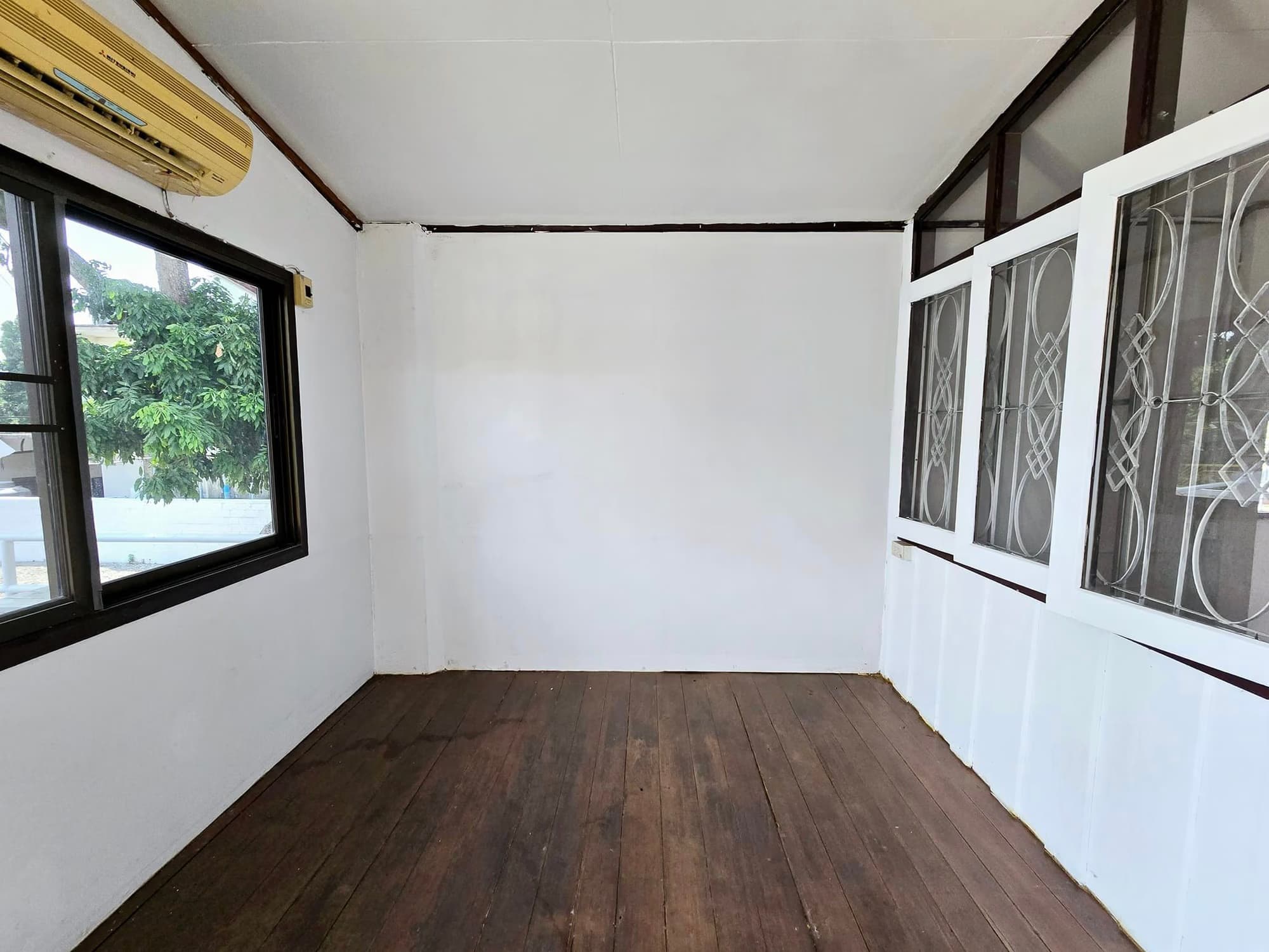 9 Bed House for Rent in Mueang Chiang Mai - Image 8
