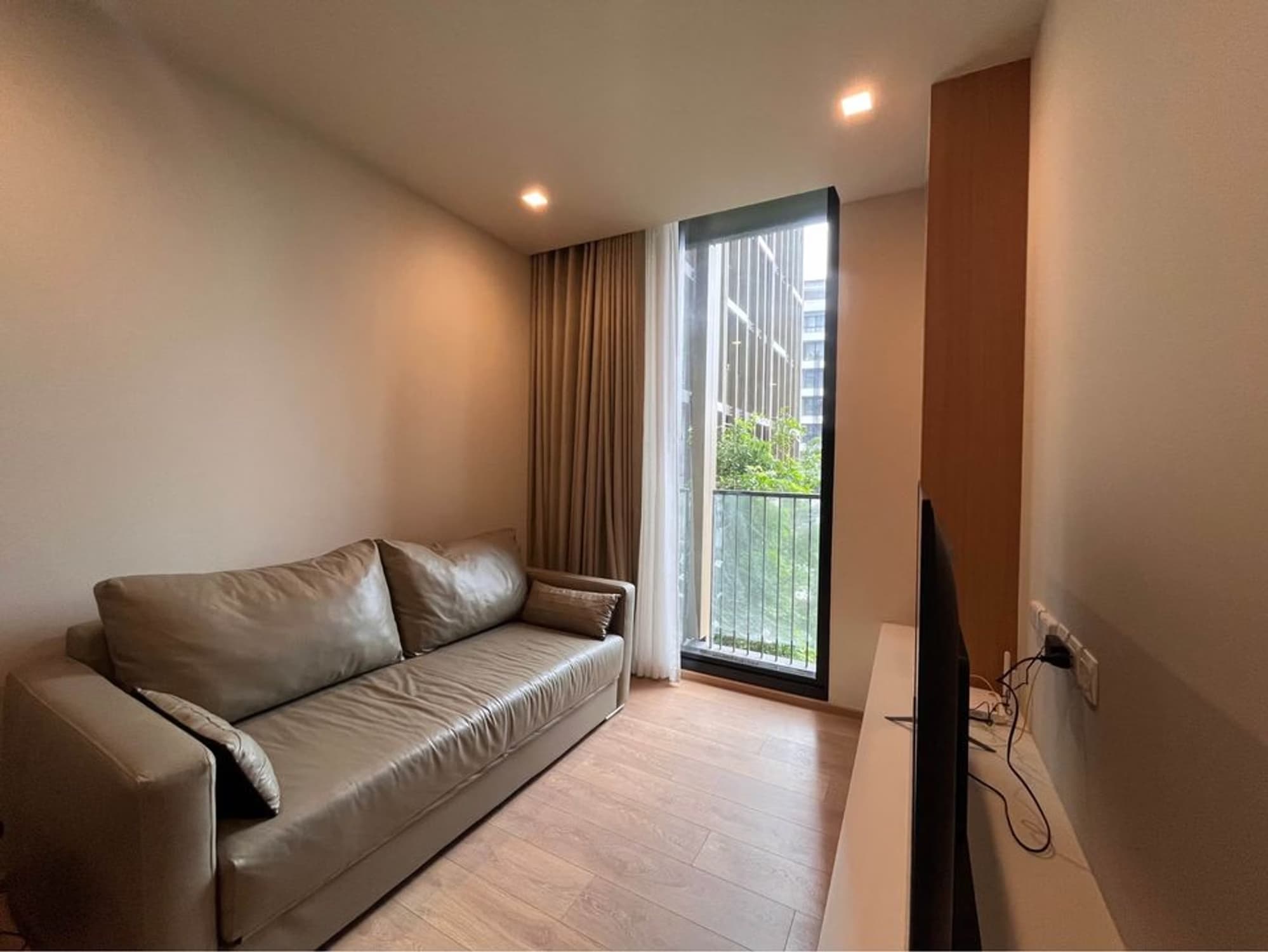 Condo for Sale at Noble Around Sukhumvit 33 - Image 3