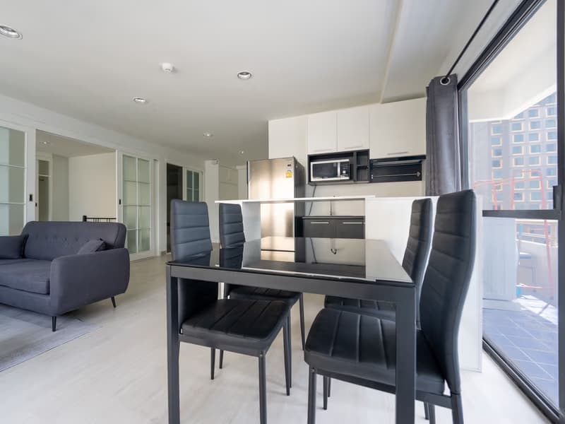 Condo for Rent at Saranjai Mansion