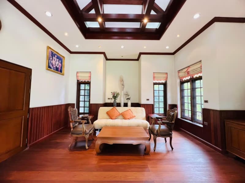 5 Bed House for Sale in Hang Dong
