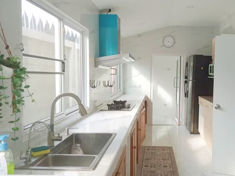 5 Bed House for Sale in Saraphi