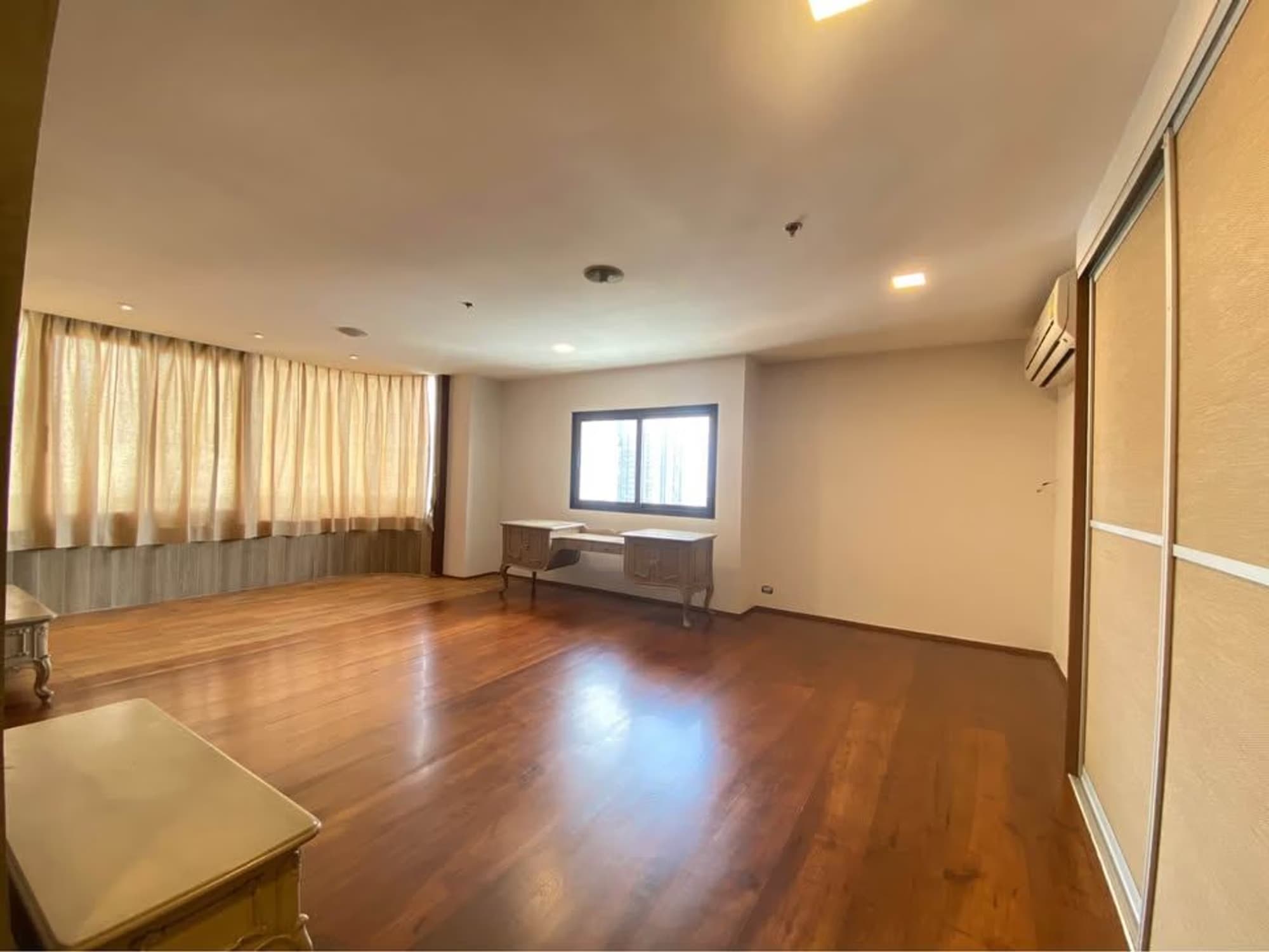3 Bed Condo for Rent and Sale in Watthana - Image 7