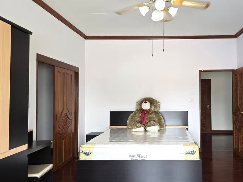 5 Bed House for Sale in Doi Saket District