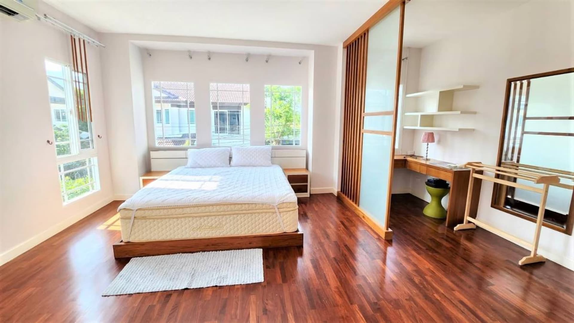 4 Bed House for Rent in Mueang Chiang Mai - Image 9