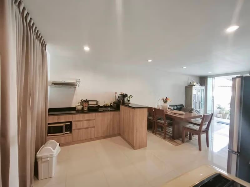 3 Bed Townhouse for Sale in Lat Krabang