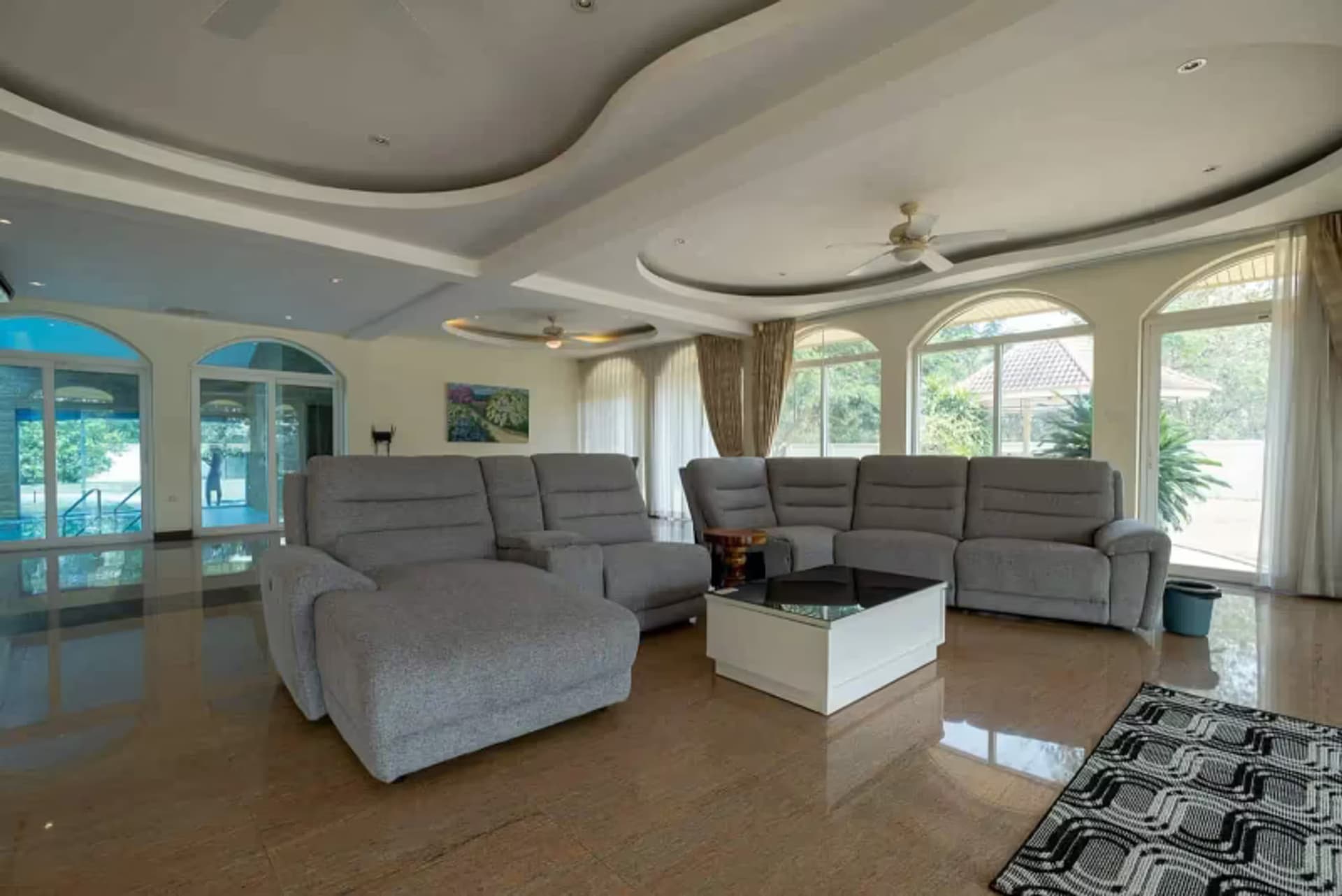 5 Bedroom House - Image 15