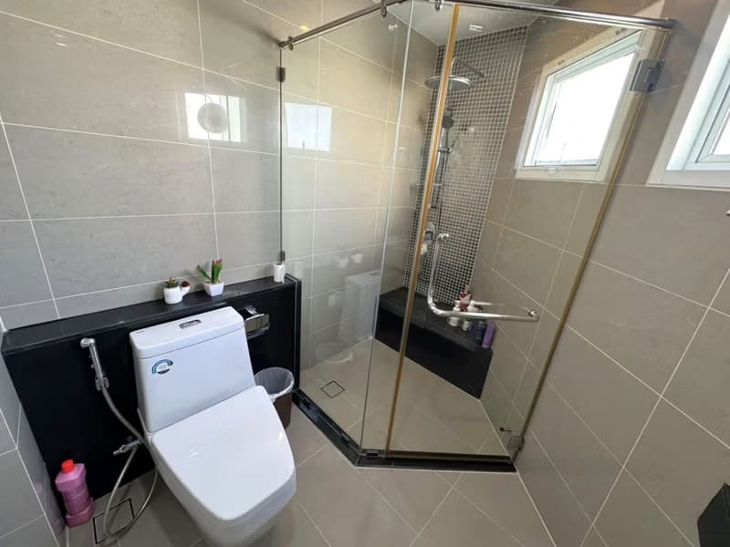 2 Bed Condo for Rent and Sale in Huai Khwang