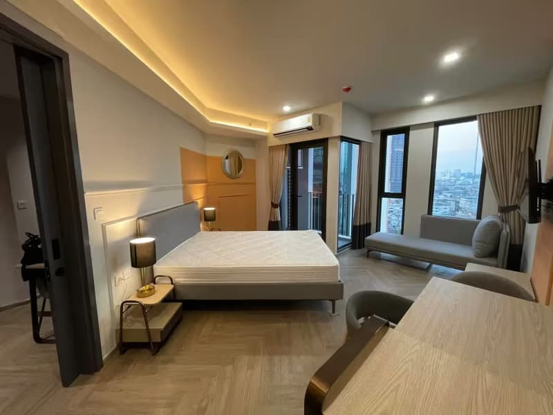 1 Bedroom Condo