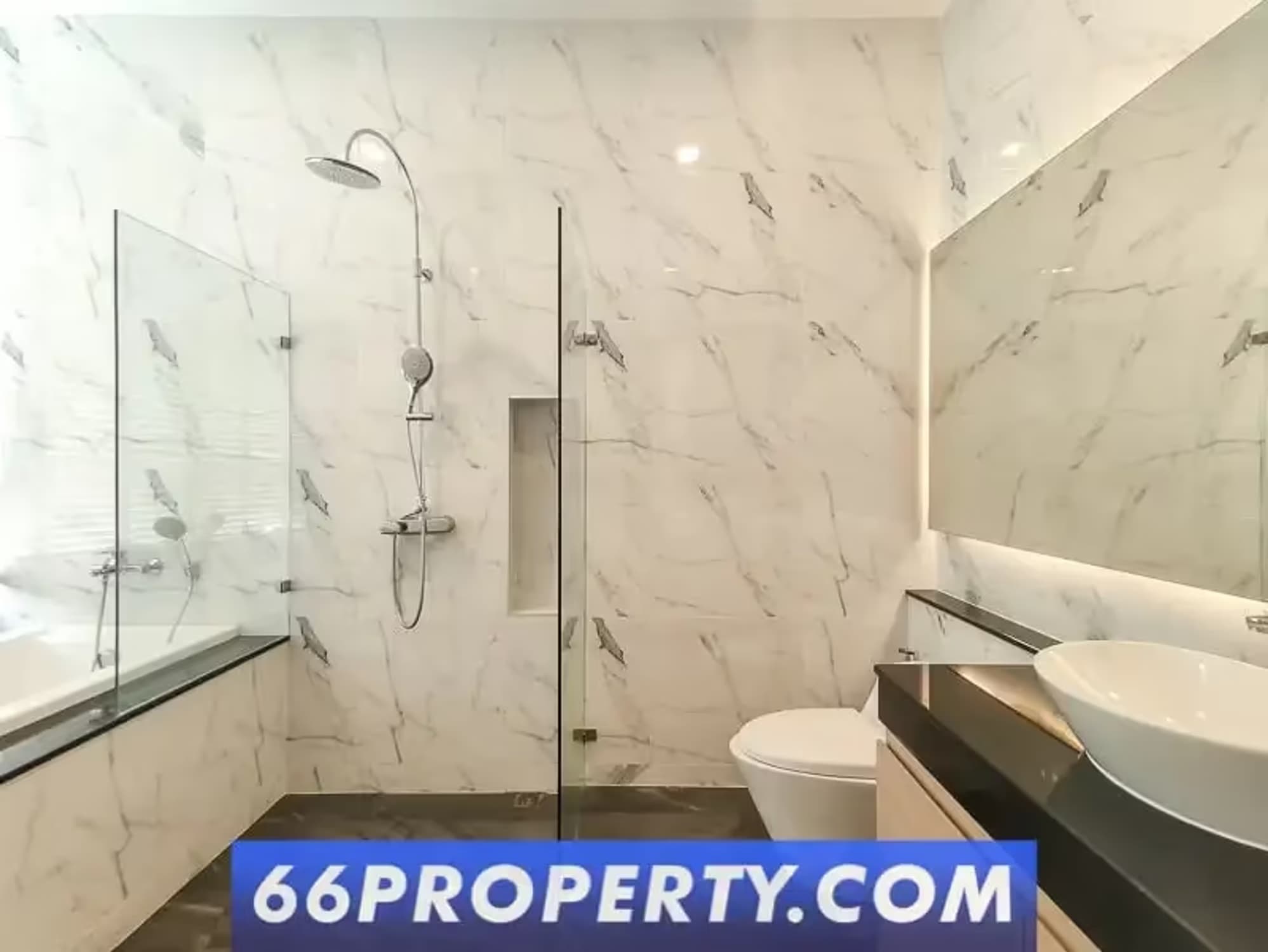 4 Bedroom House - Image 15