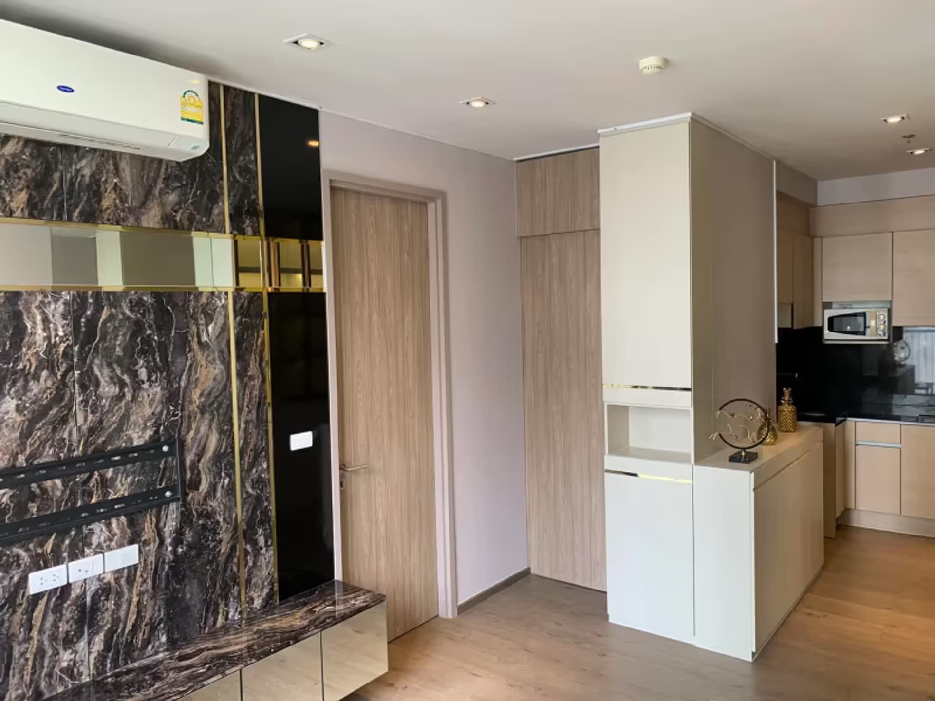 1 Bedroom Condo - Image 10