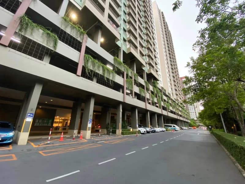 1 Bed Condo for Rent and Sale  Near Phra Ram 9 MRT