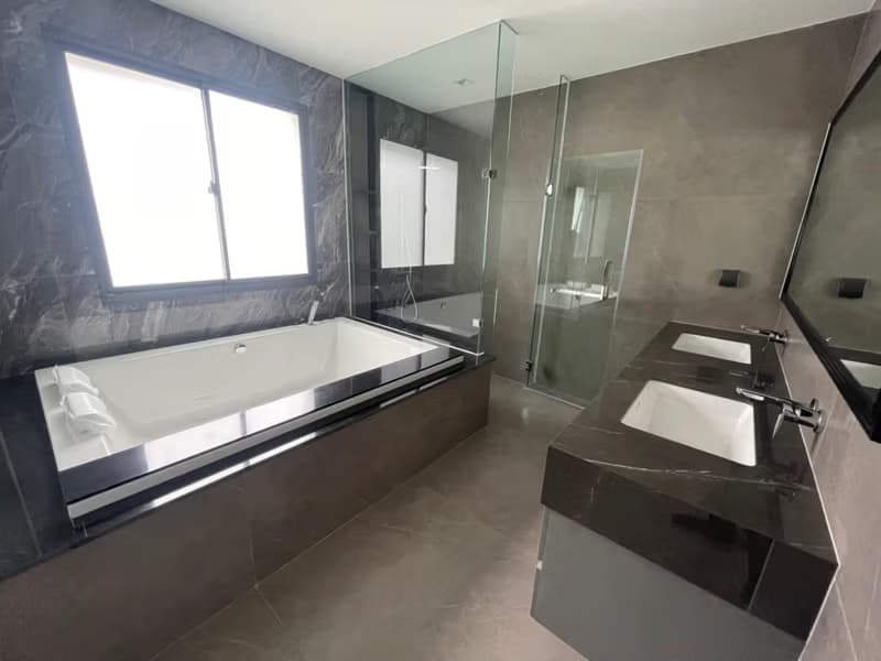 5 Bed House for Sale in Mueang Samut Prakan