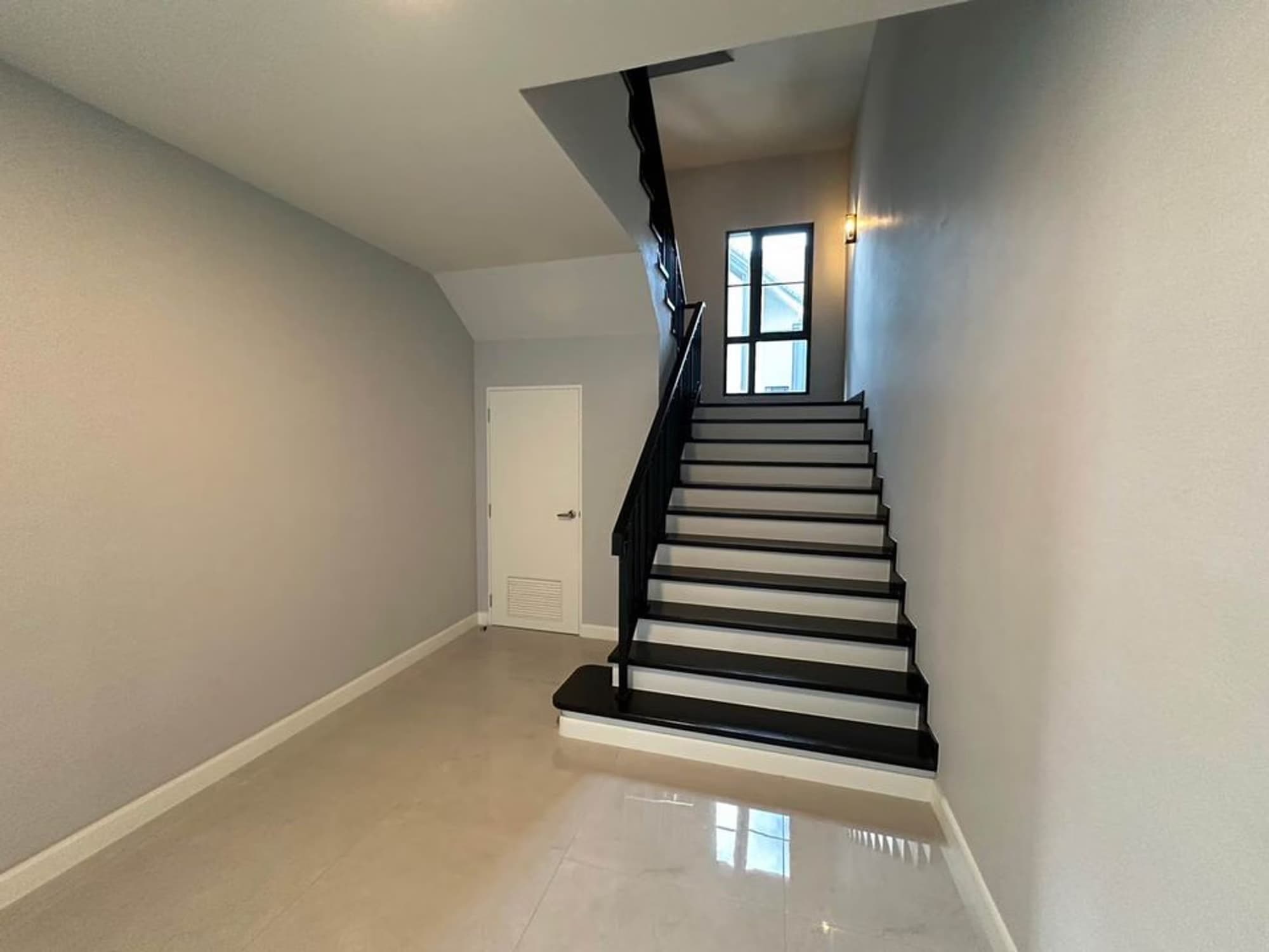 5 Bed House for Sale in Bang Phli - Image 5
