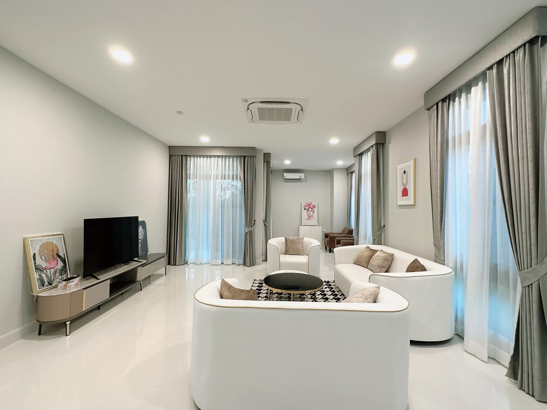 5 ห้องนอน undefined สำหรับ ขายและจำหน่าย ใน สะพานสูง - Image 3