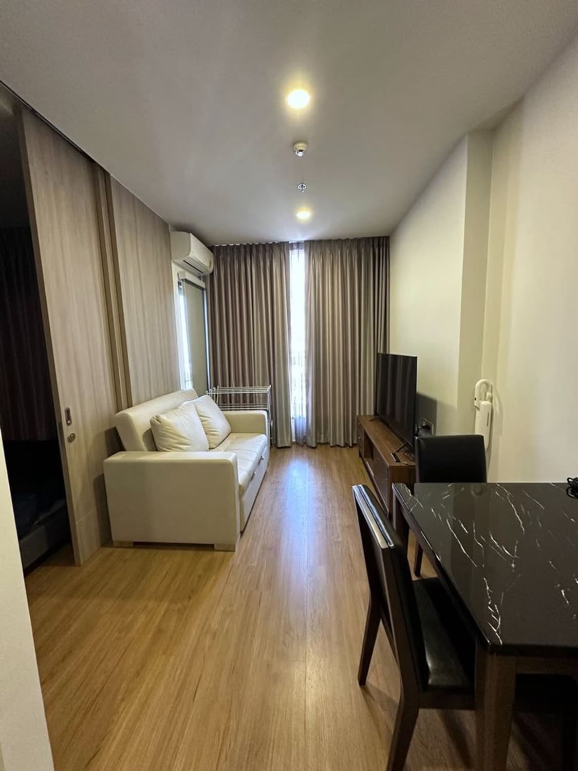 1 ห้องนอน Condo สำหรับ จำหน่าย ใน ห้วยขวาง - Image 1