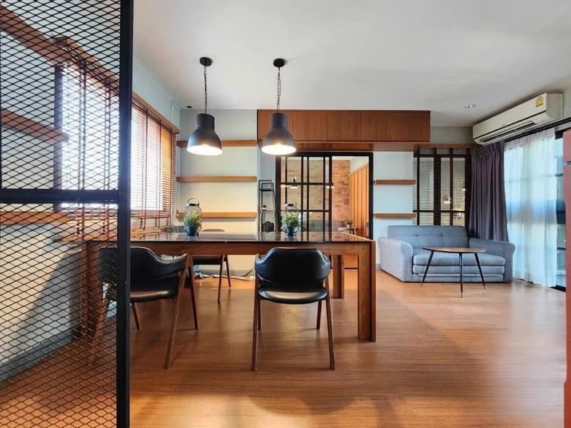 5 Bed House for Rent in Khlong Toei