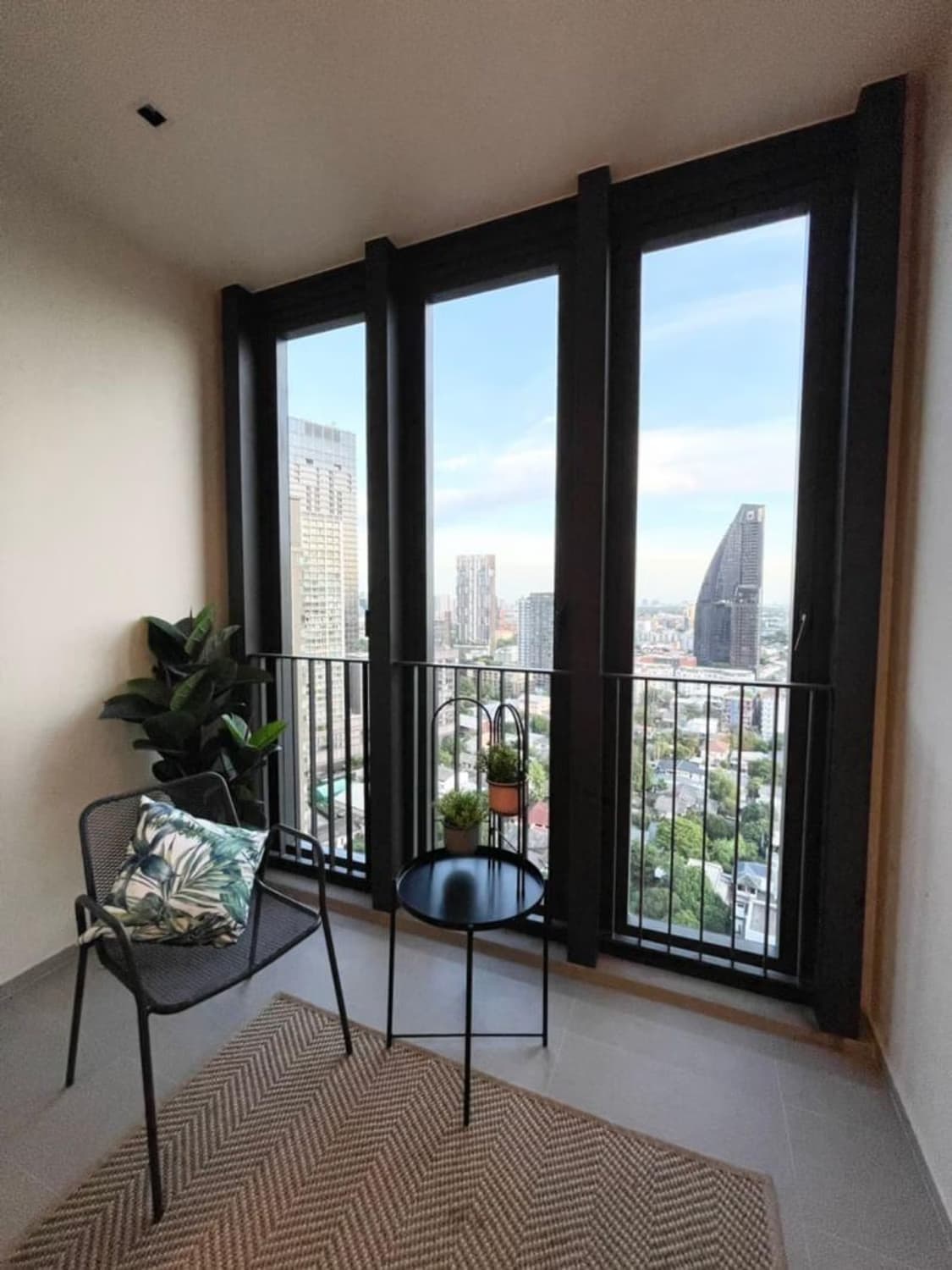 1 Bed Condo for Rent and Sale in Khlong Toei - Image 3