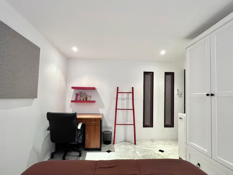 Condo for Rent, Sale at Hillside 3