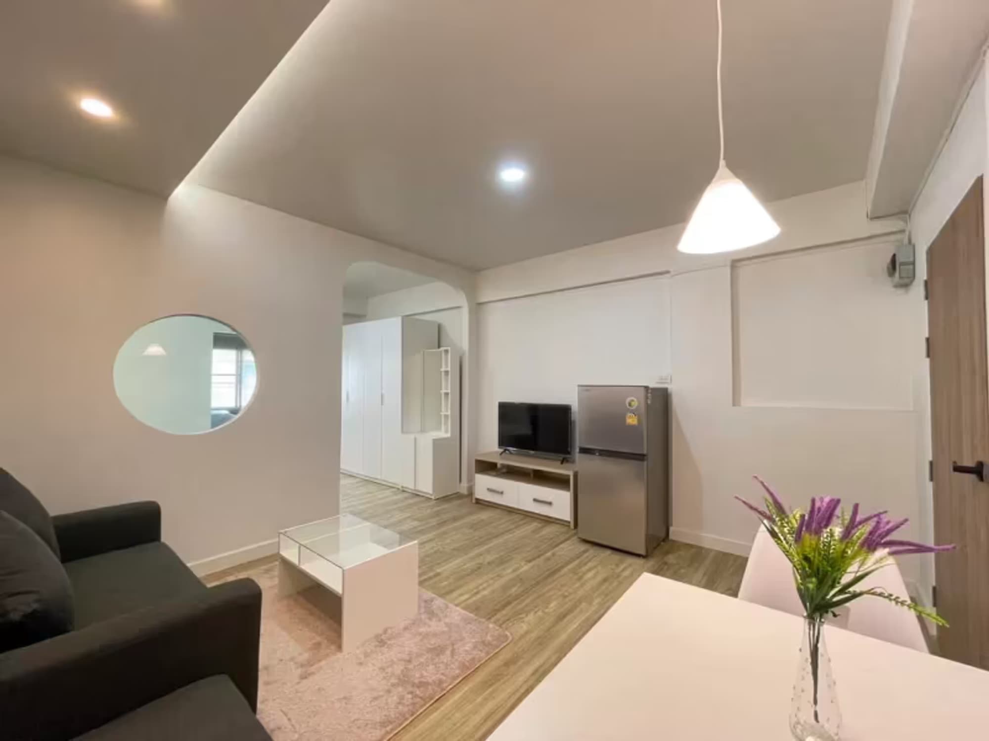 1 Bedroom Condo - Image 1
