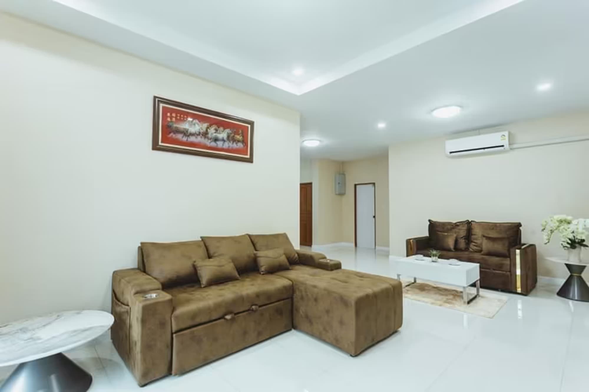 4 Bedroom House - Image 8