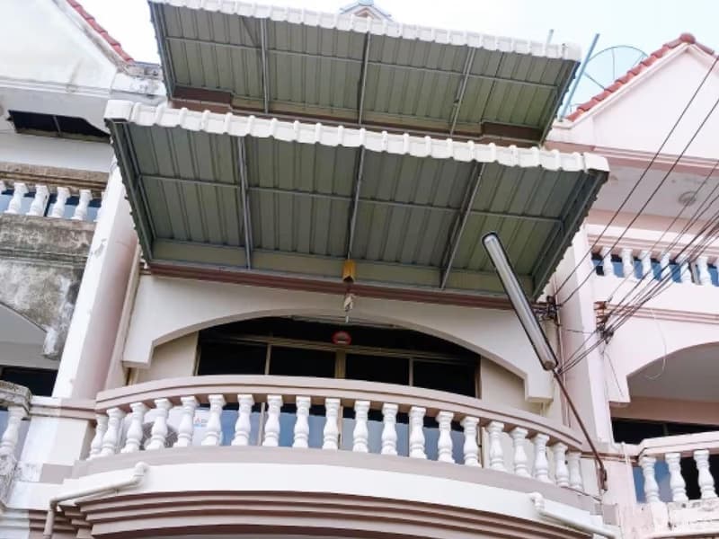 4 Bed Townhouse for Sale in Bang Kho Laem