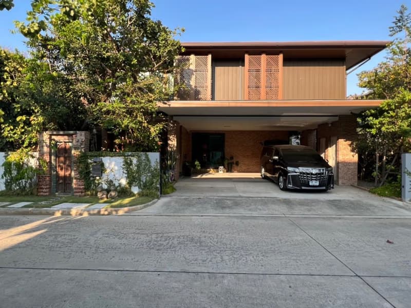 4 Bed House for Rent in Prawet