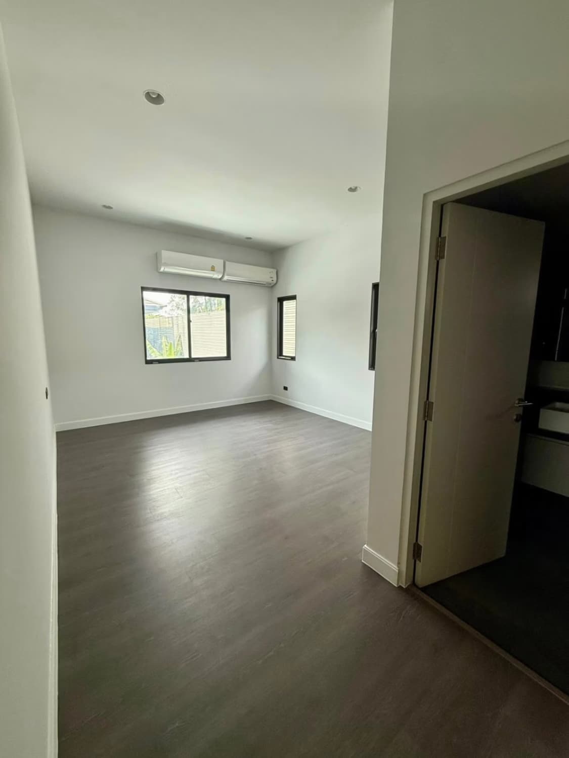 4 Bed House for Rent in Bang Kapi - Image 20