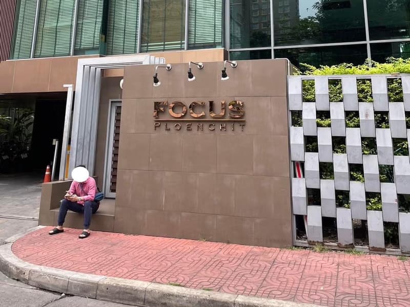 1 Bed Condo for Rent and Sale  Near Phloen Chit BTS