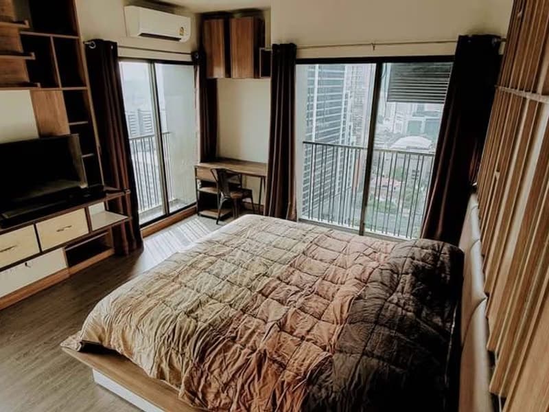 1 Bedroom Condo for Rent at Noble Refine