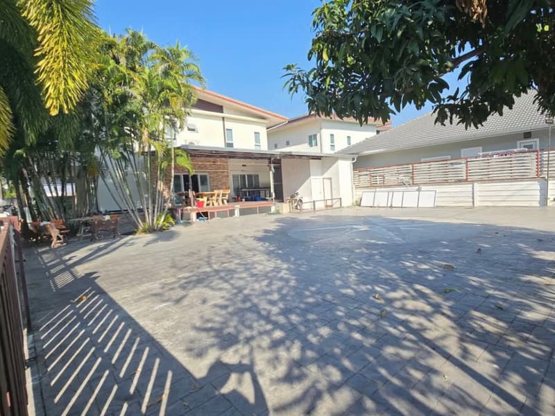 4 Bed House for Rent in San Kamphaeng
