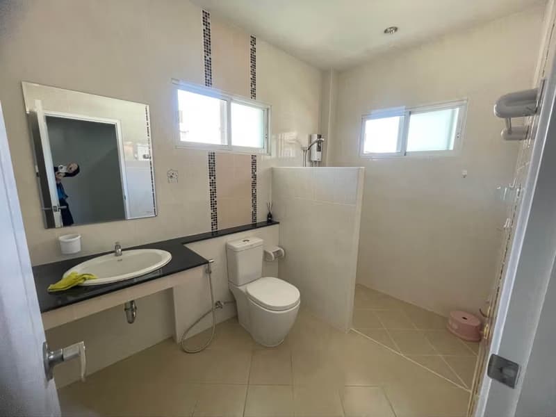4 Bed House for Rent in San Kamphaeng