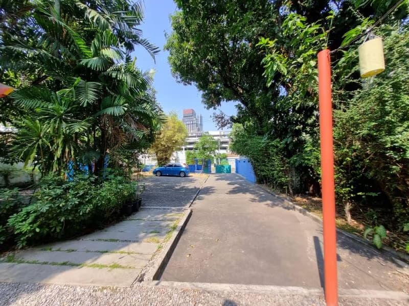 undefined Bed House for Rent in Watthana