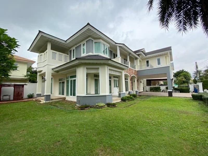 5 Bed House for Rent and Sale in Bang Phli, Samut Prakan