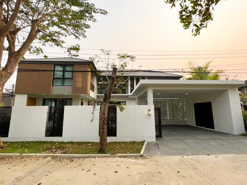 Modern Pool Villa in Wangtan