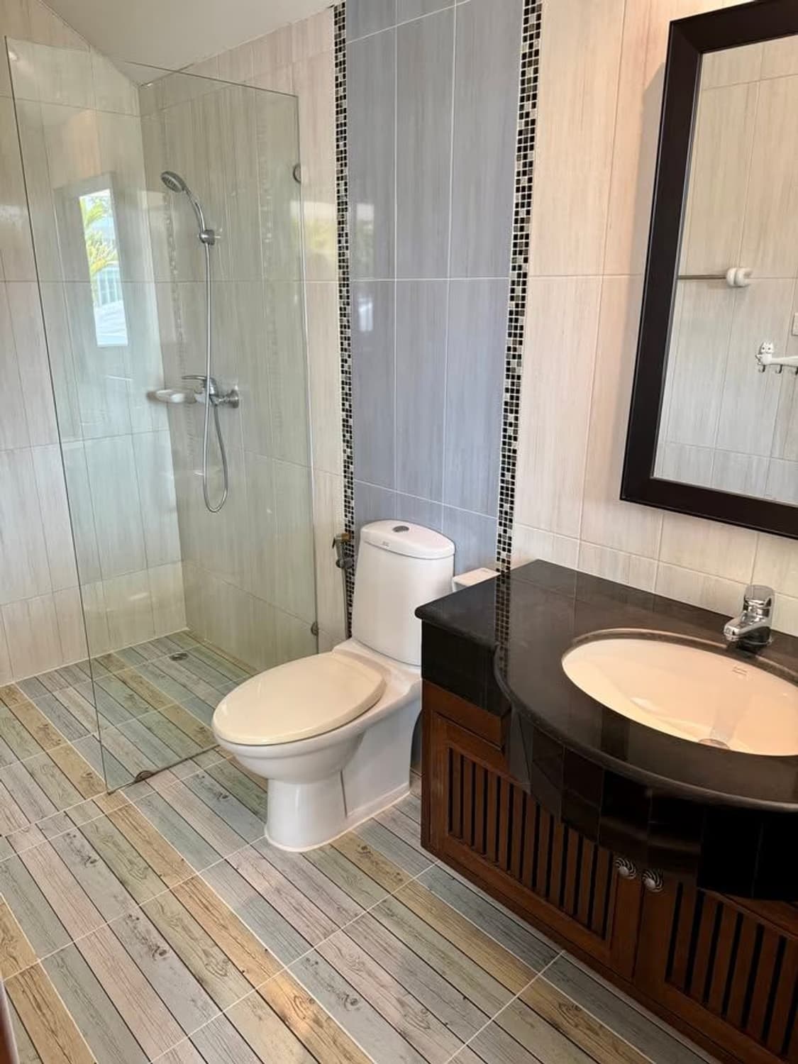 4 Bed House for Rent in Hang Dong District - Image 11