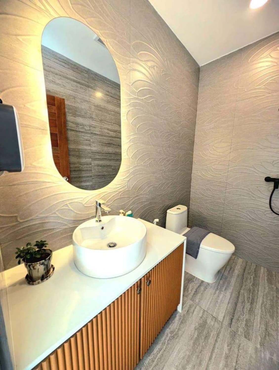 7 Bed House for Sale in Doi Saket District - Image 5