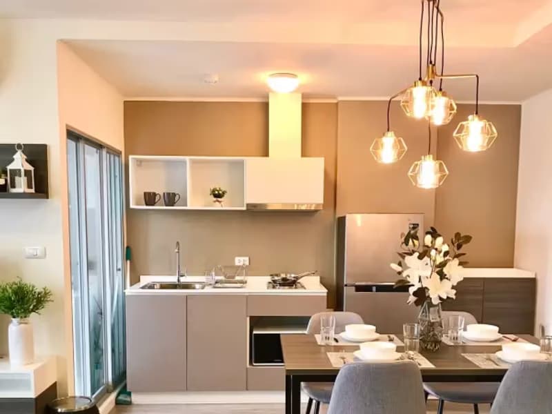 1 Bedroom Condo