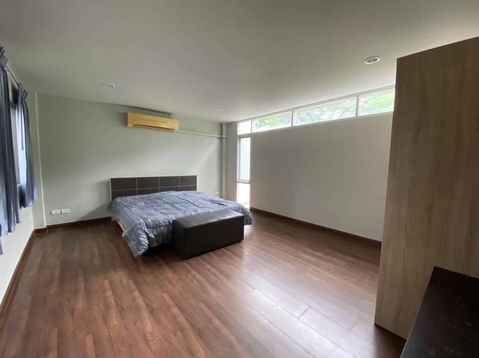 3 Bed House for Rent and Sale in Watthana - Image 7