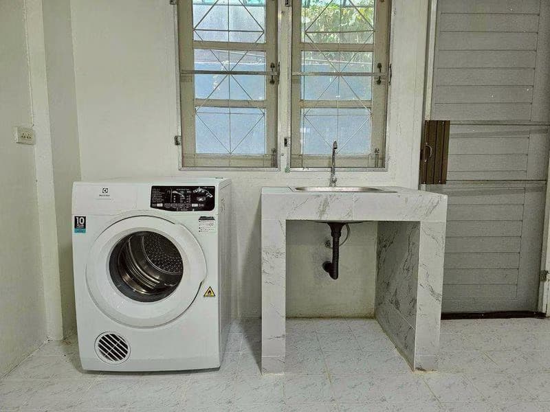 3 Bed Townhouse for Rent in Mueang Chiang Mai District