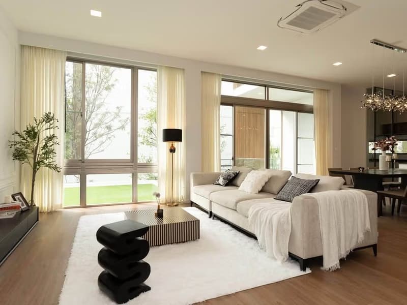 3 Bed Townhouse for Rent and Sale in Saphan Sung