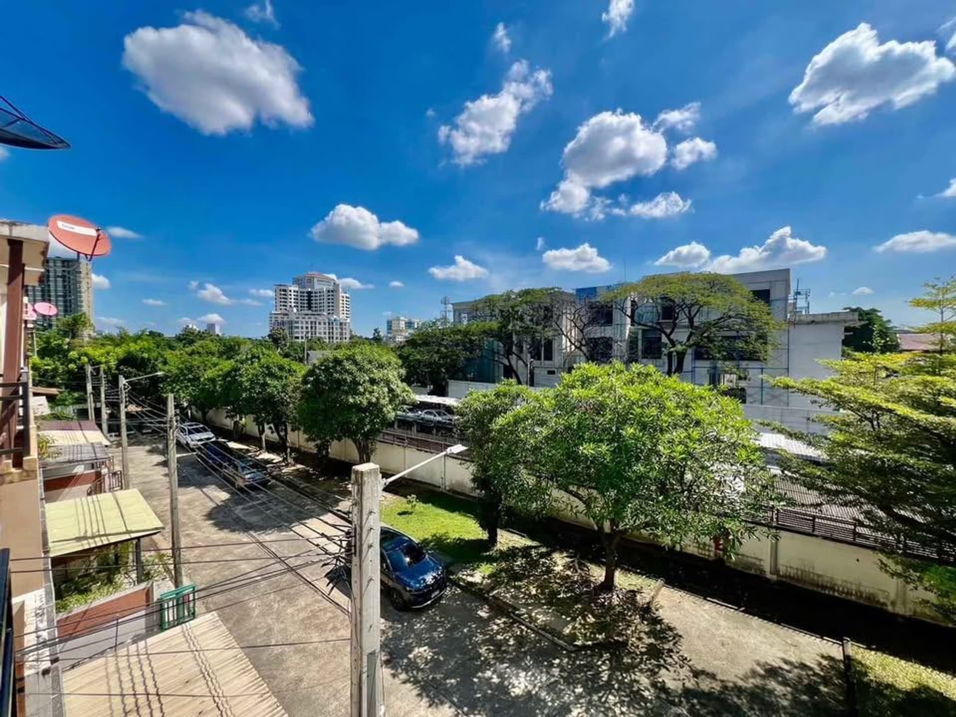 3 Bed Townhouse for Rent in Bang Kapi District - Image 14