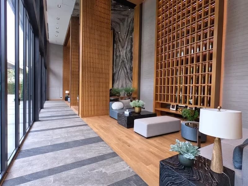 1 Bedroom Condo