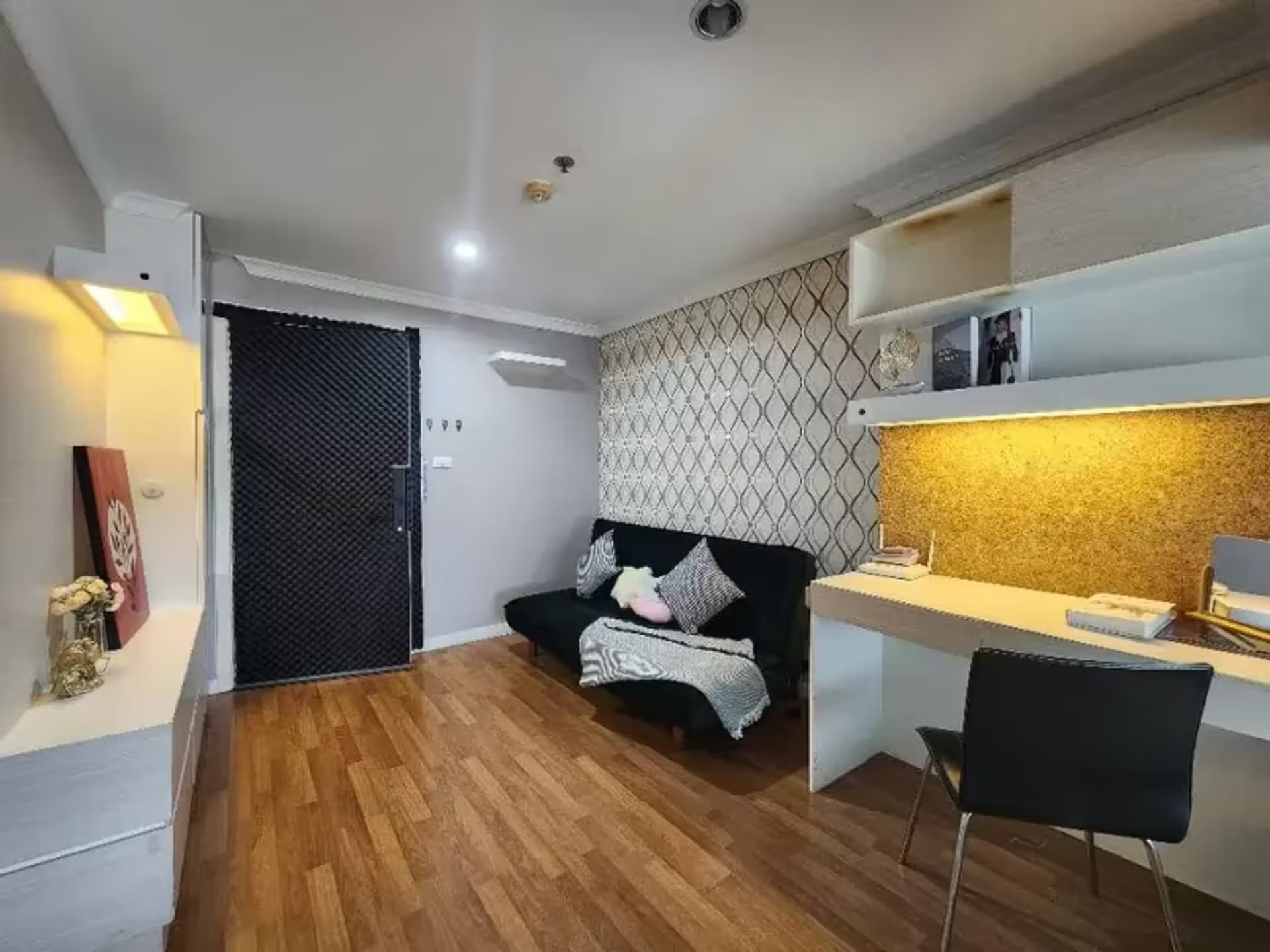 1 Bedroom Condo - Image 4