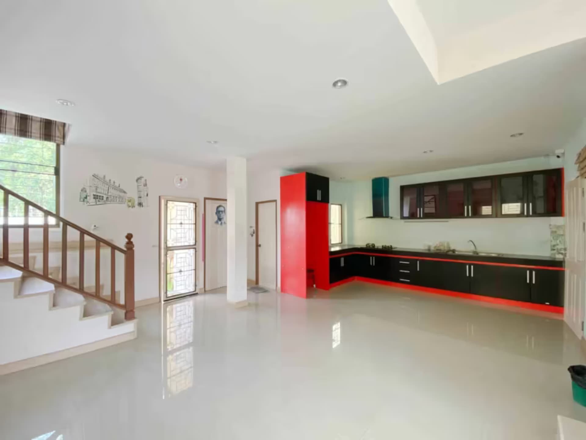 4 Bedroom House - Image 9