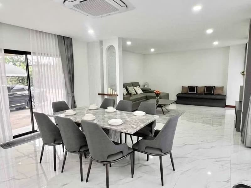 4 Bed House for Rent and Sale in Hang Dong District