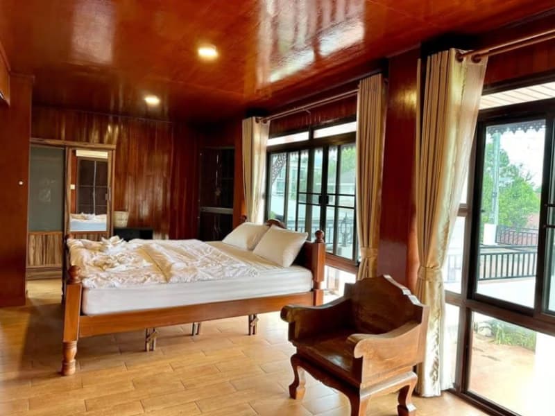6 Bedroom House for rent in Chiang Mai