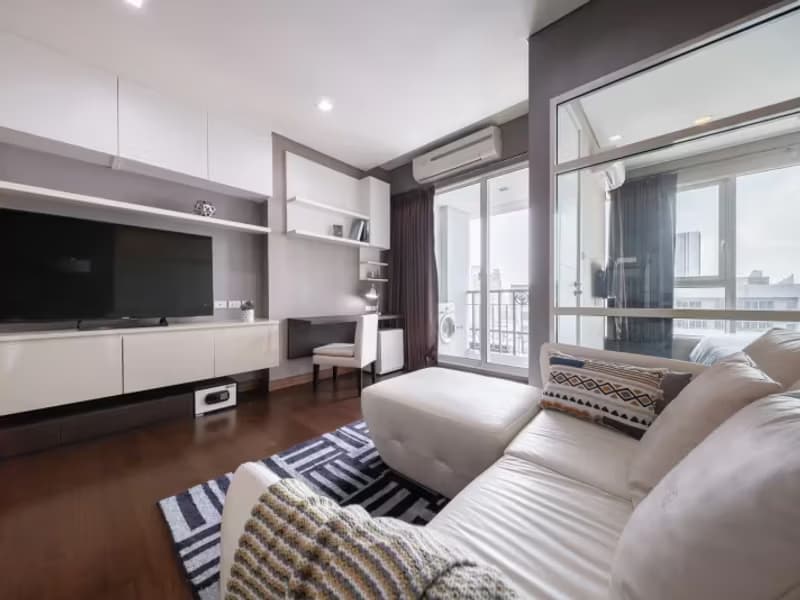 1 Bedroom Condo