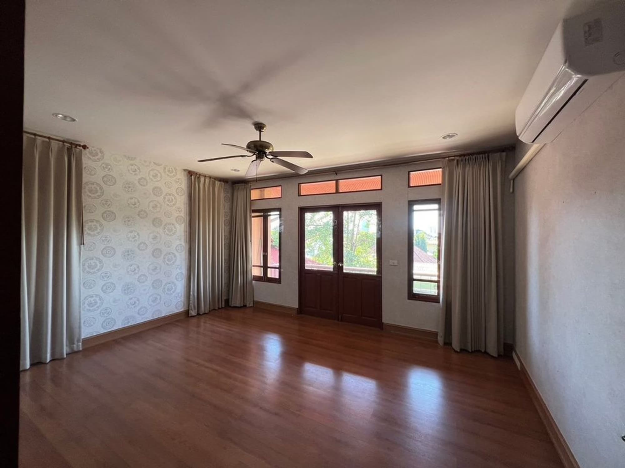 4 Bed House for Rent in Watthana - Image 3