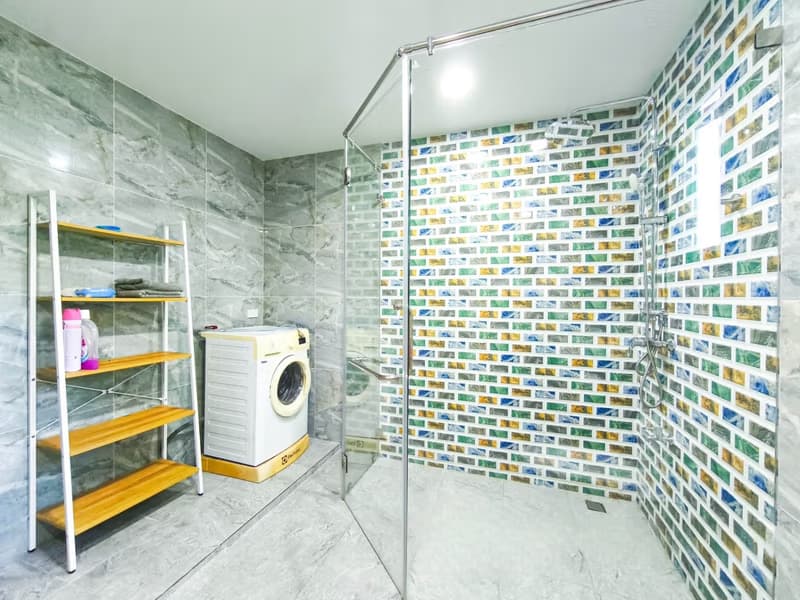 5 Bed House for Rent in Hang Dong District